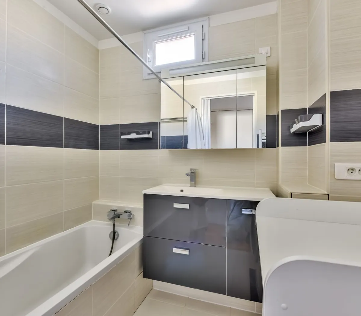 Location Bois-Colombes Chambre 2d694f53