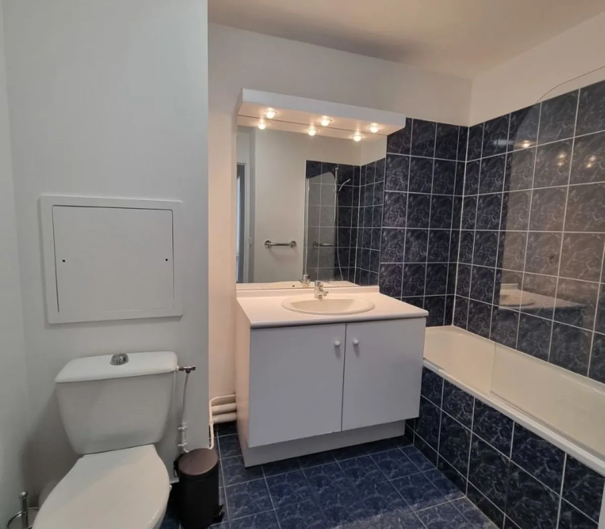 Location Courbevoie Appartement 501feed8