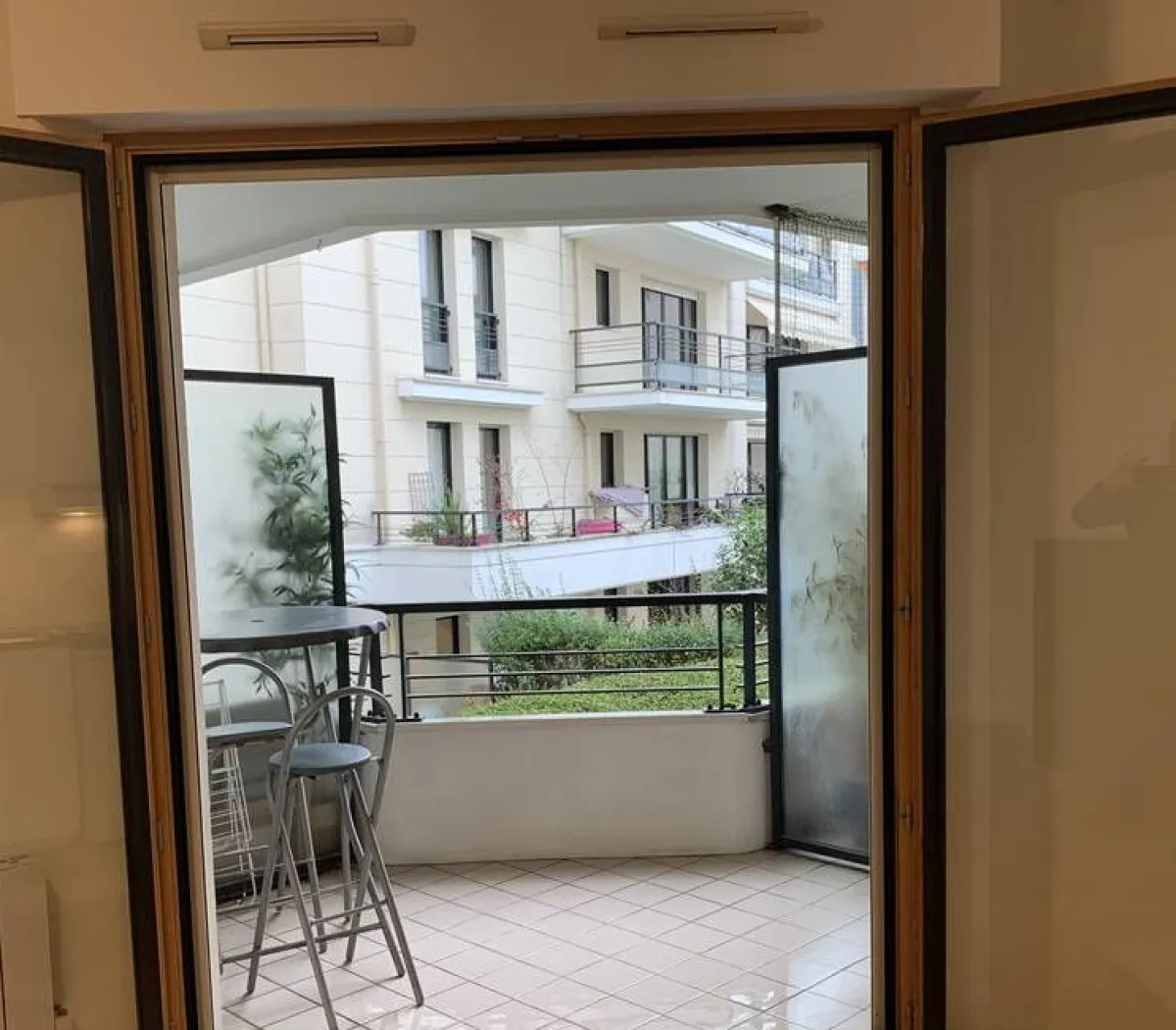 Location Issy-les-Moulineaux Appartement 61659bd3