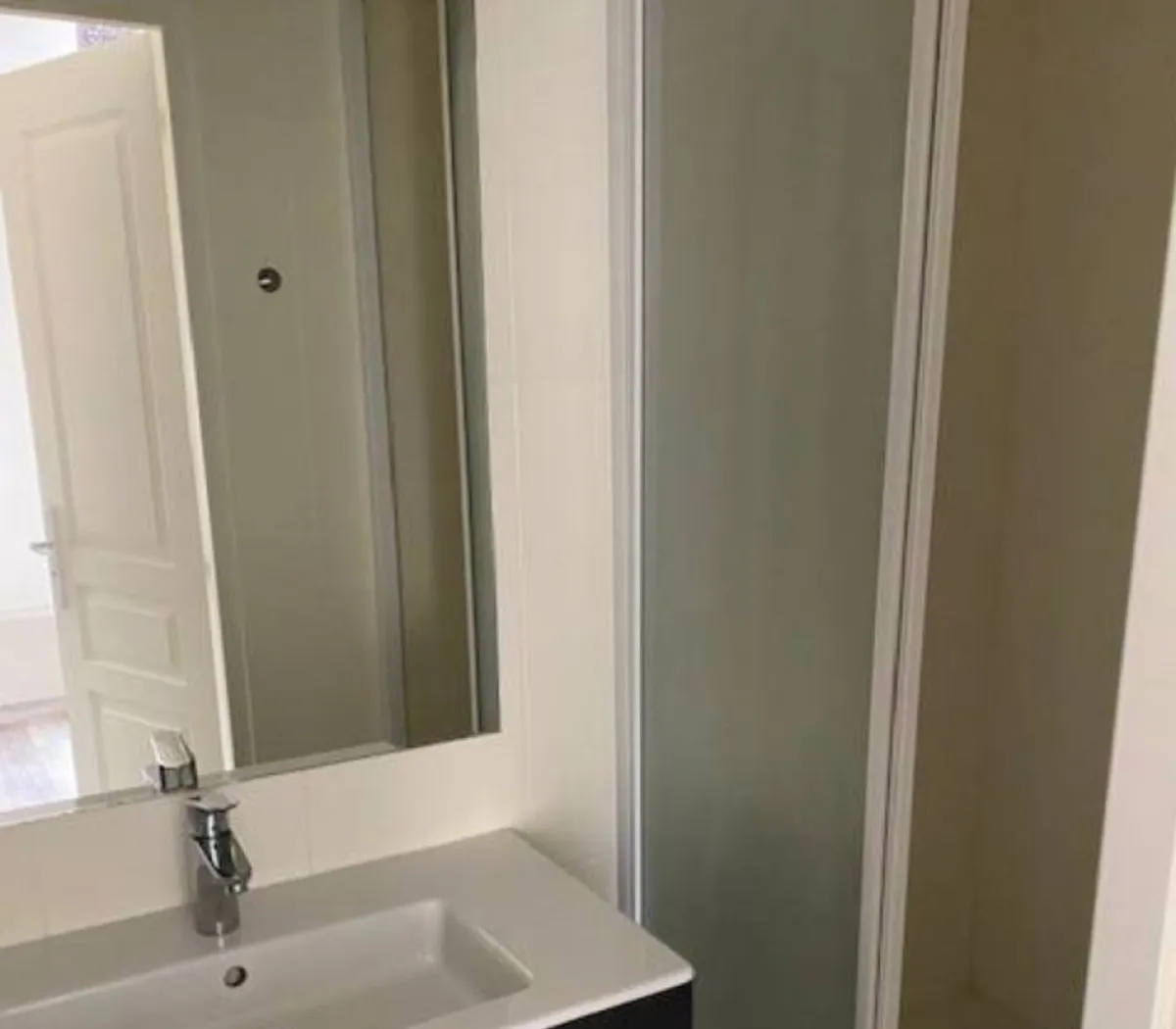 Location Ivry-sur-Seine Appartement 629f8a23