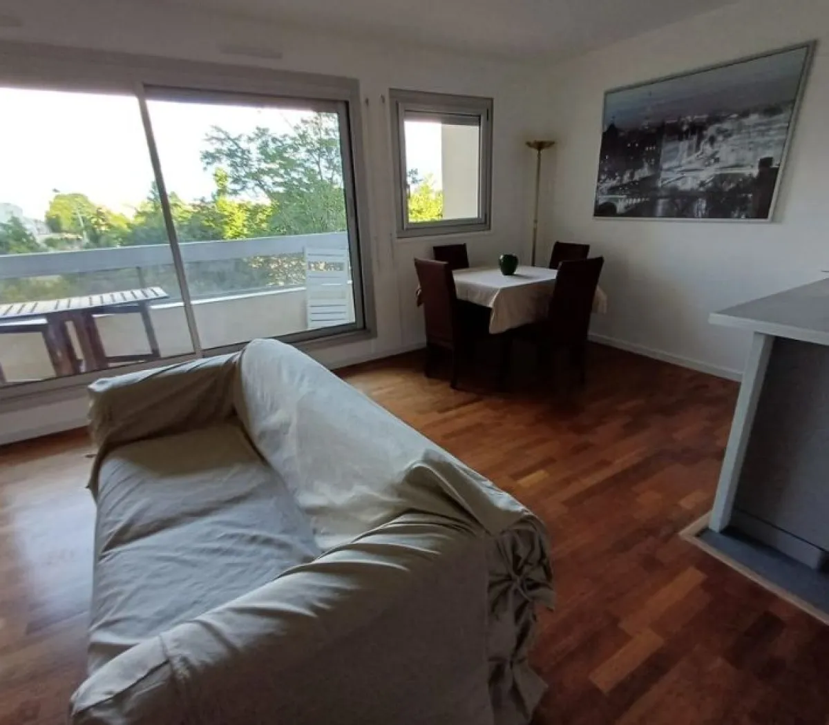 Location Issy-les-Moulineaux Appartement 66a37bdcedca