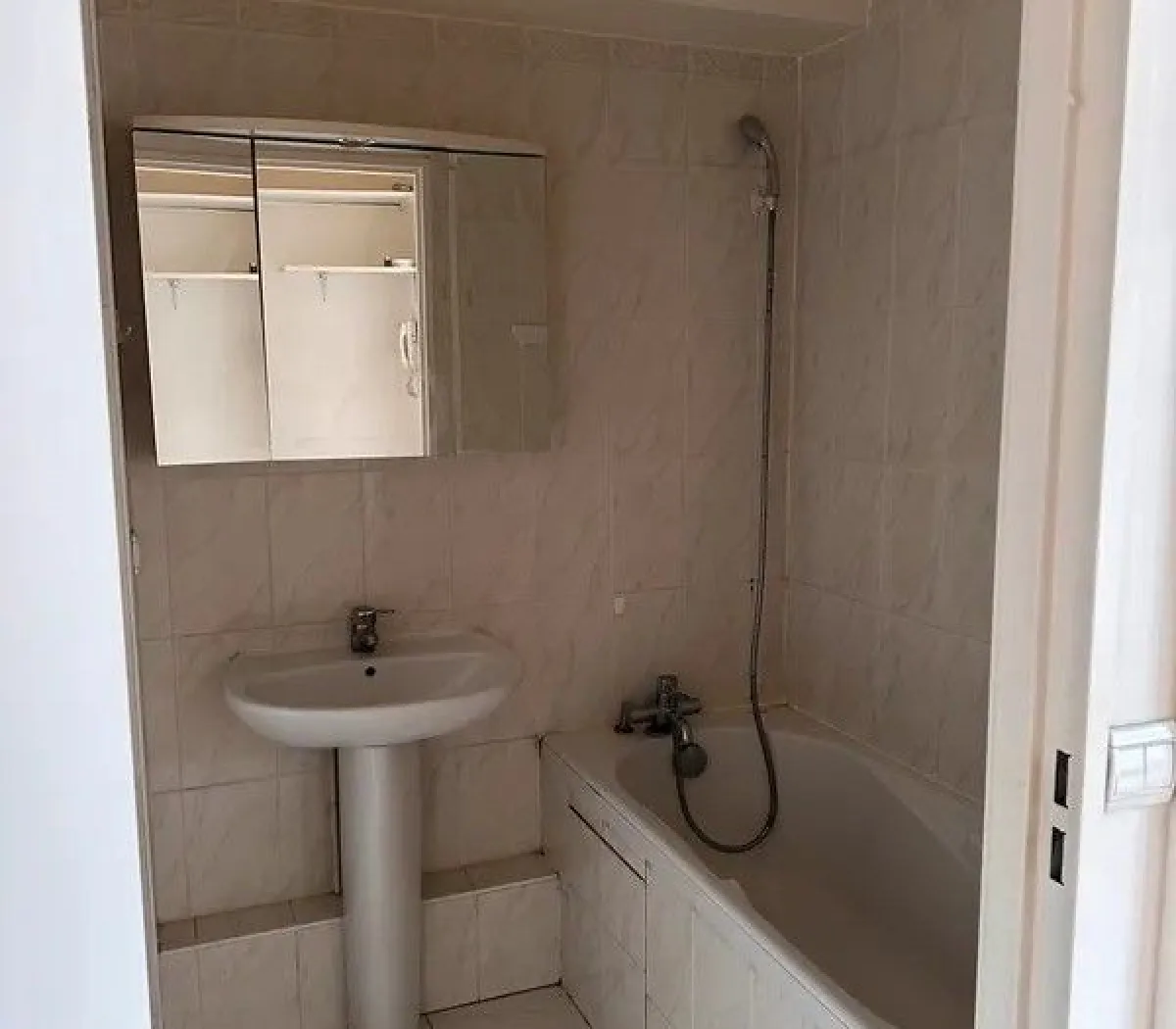 Location Suresnes Appartement 66cc8a21c2c4