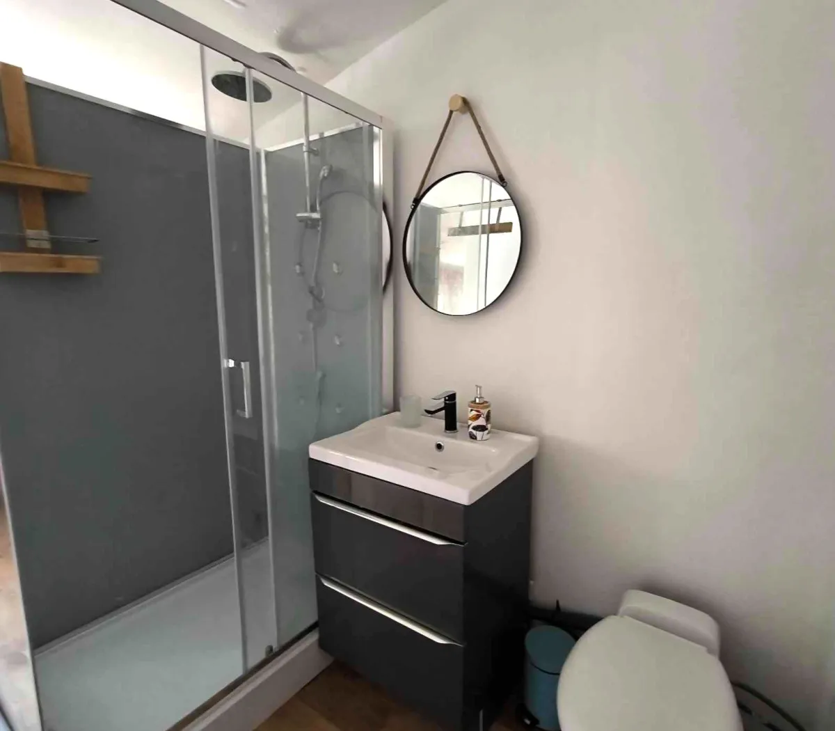 Location L'Isle-sur-la-Sorgue Appartement 66e16962c0ab