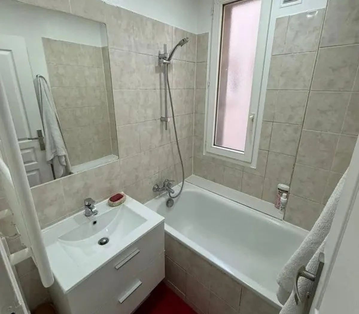 Location Saint-Ouen-sur-Seine Appartement 66f689db948c