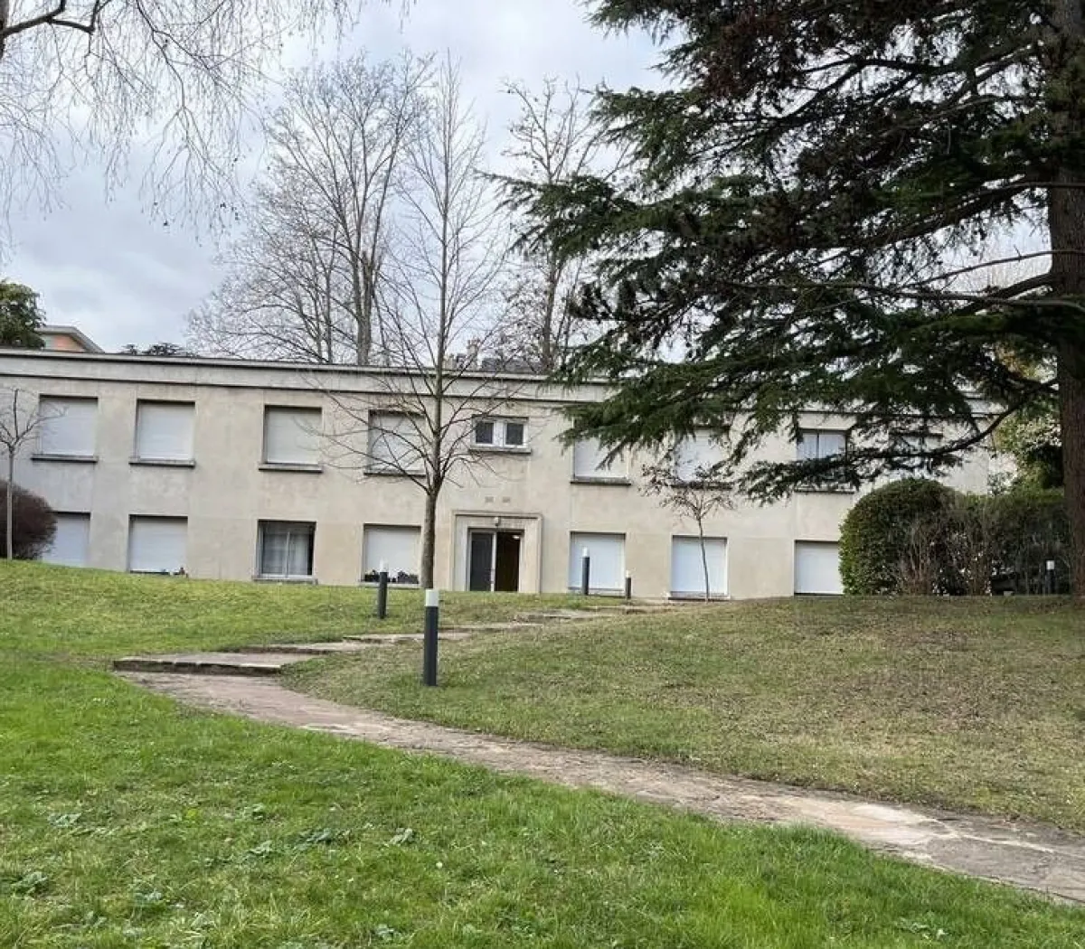 Location Saint-Cloud Appartement 6704f5163955