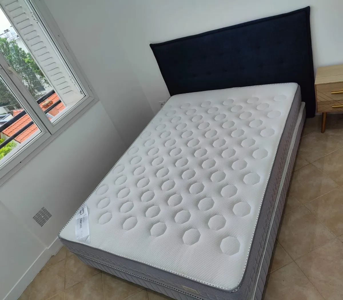 Location Suresnes Appartement 672e5b167490