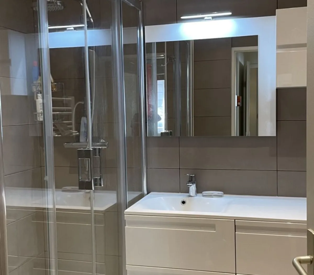 Location Issy-les-Moulineaux Appartement 673489a68e0f