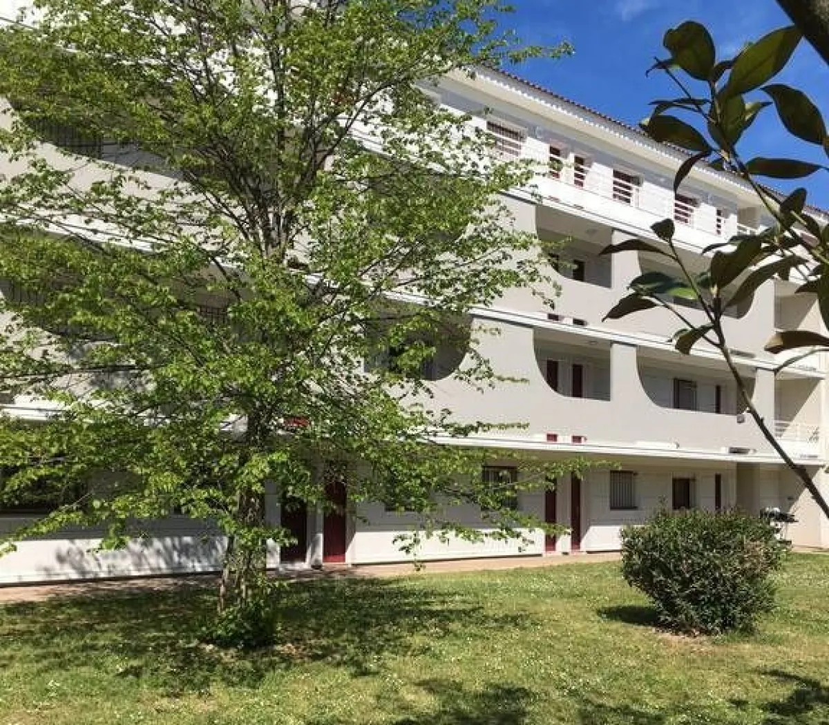 Location Aix-en-Provence Appartement 6734a39241df