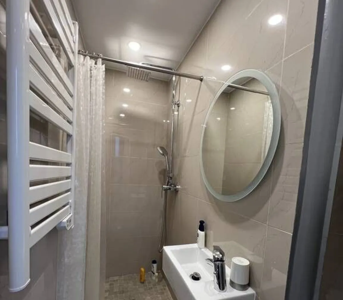 Location Issy-les-Moulineaux Appartement 67584ed94f78