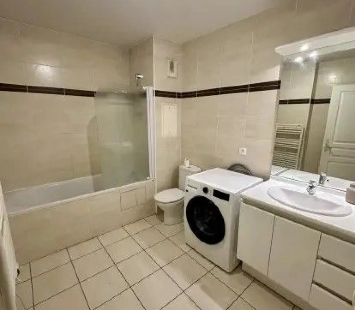 Location Bois-Colombes Appartement 67c039b4265d