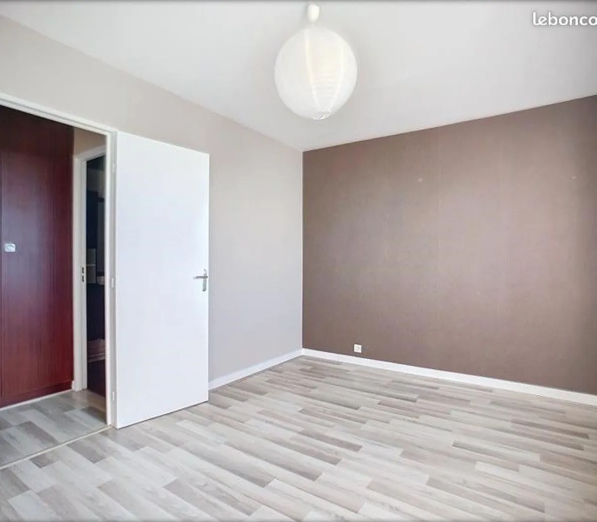 Location Châteauroux Appartement 67dace229f28