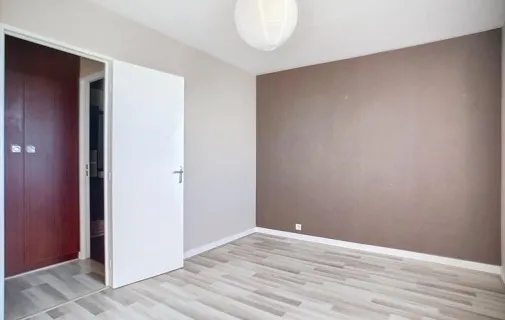 Location Châteauroux Appartement 67dace229f28
