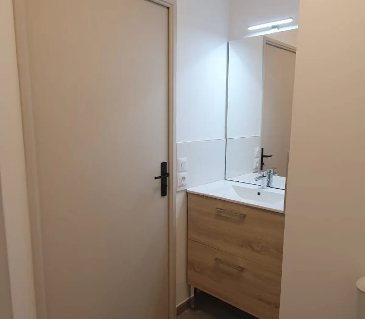 Location Saint-Priest Appartement 67dbb3f0030a