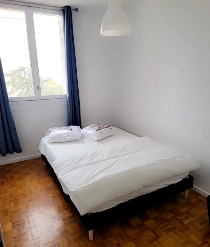 Location Bron Chambre 68186f2d8c292