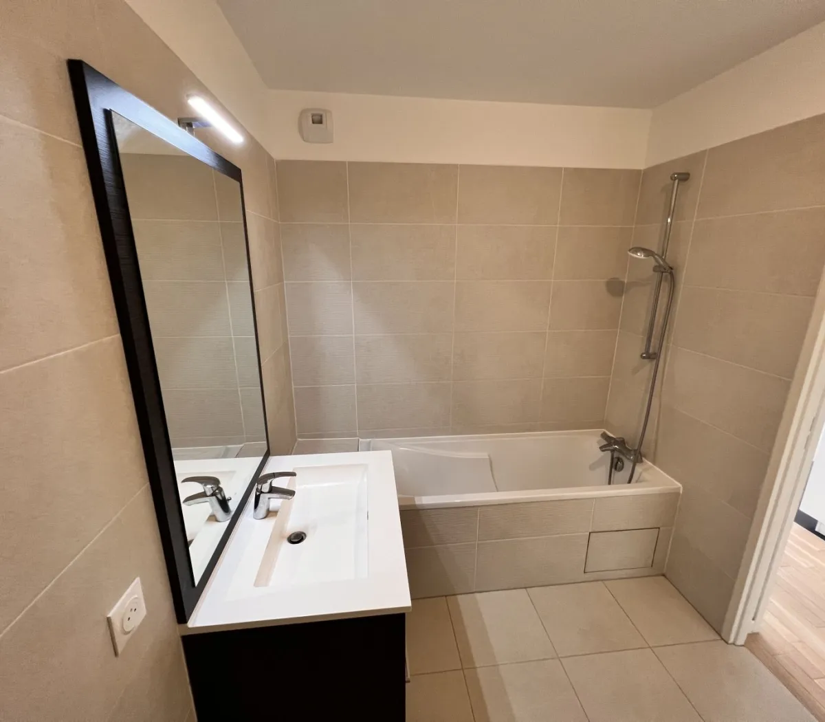 Location Rueil-Malmaison Appartement 681b082932b0