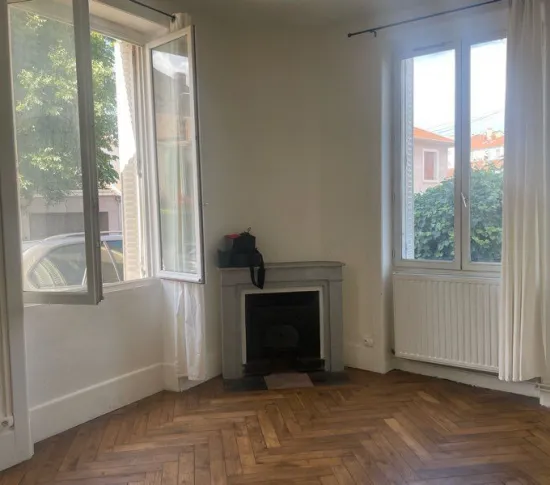 Location Lyon Appartement 6825ad696e5a