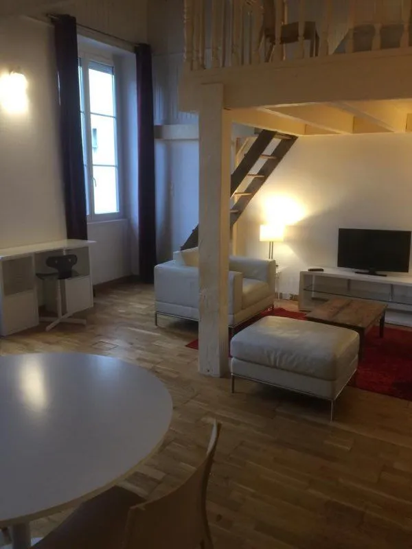 Location Lyon Appartement 682c87d4ee001