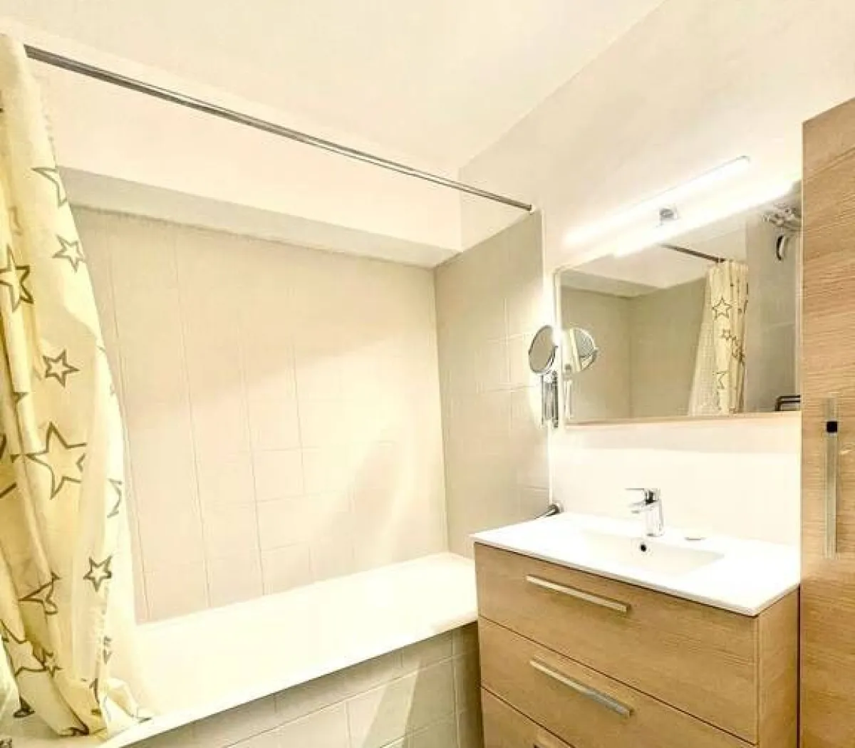 Location Champs-sur-Marne Chambre 682dce0940e2