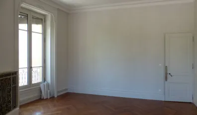 miniatureLocation Lyon Appartement 6841844350182