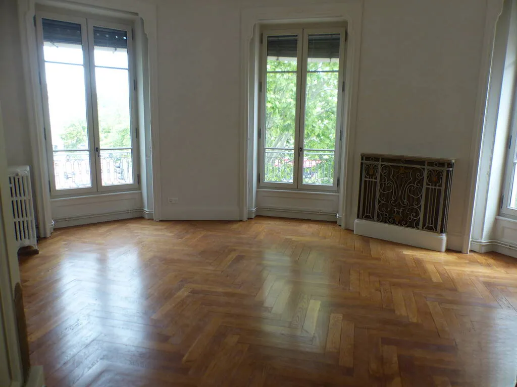 Location Lyon Appartement 6841844350185