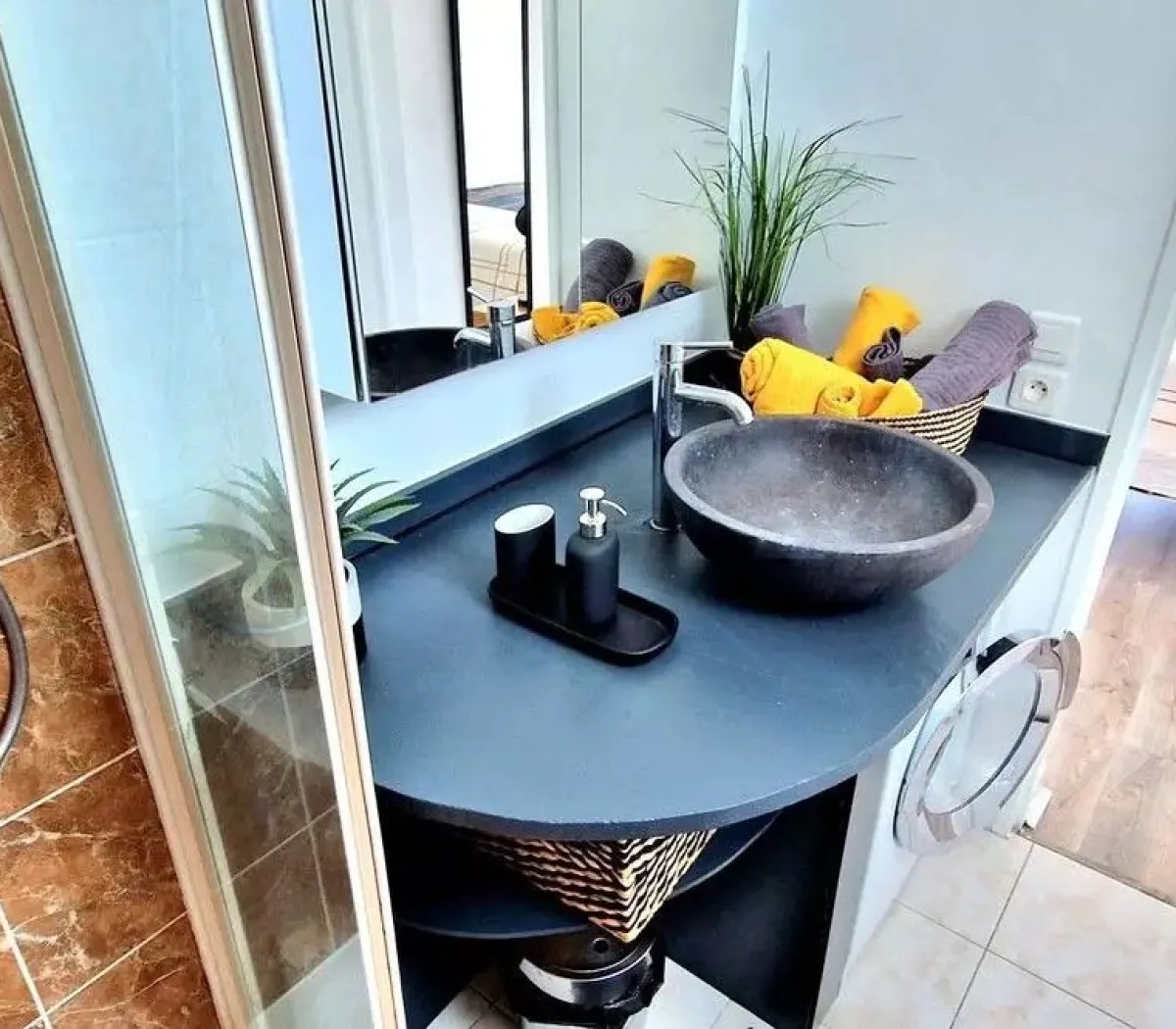 Location Châtillon Appartement 6846b3d5bf45