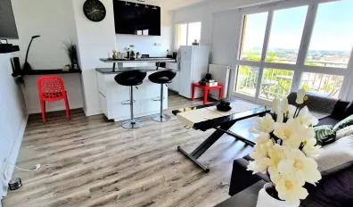 miniatureLocation Châtillon Appartement 6846b3d5bf452