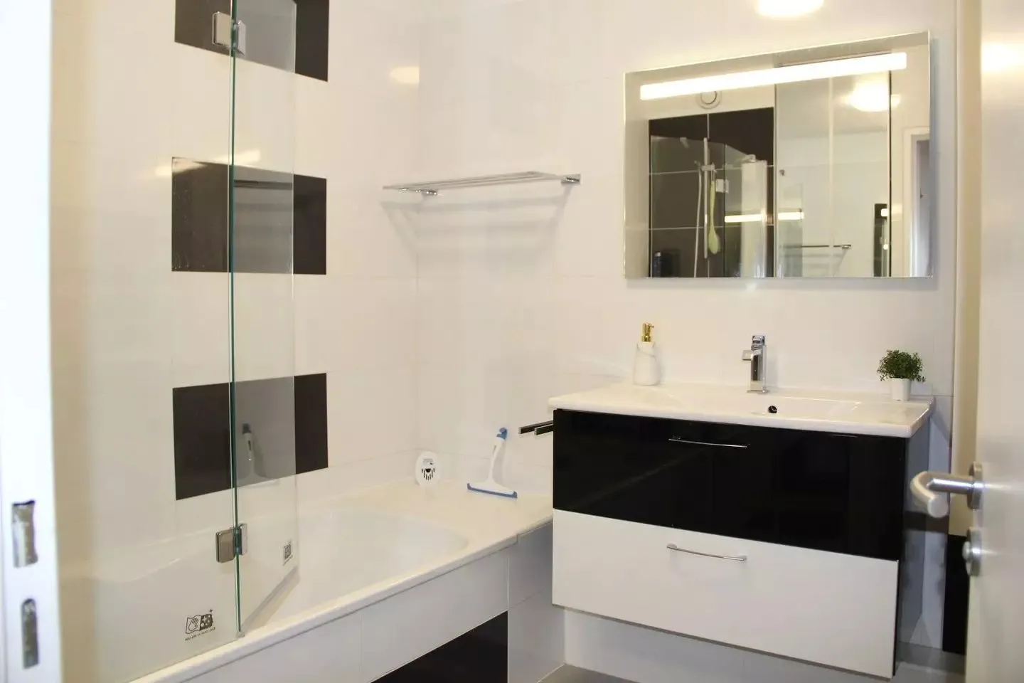 Location Marseille Chambre 684845edb7675