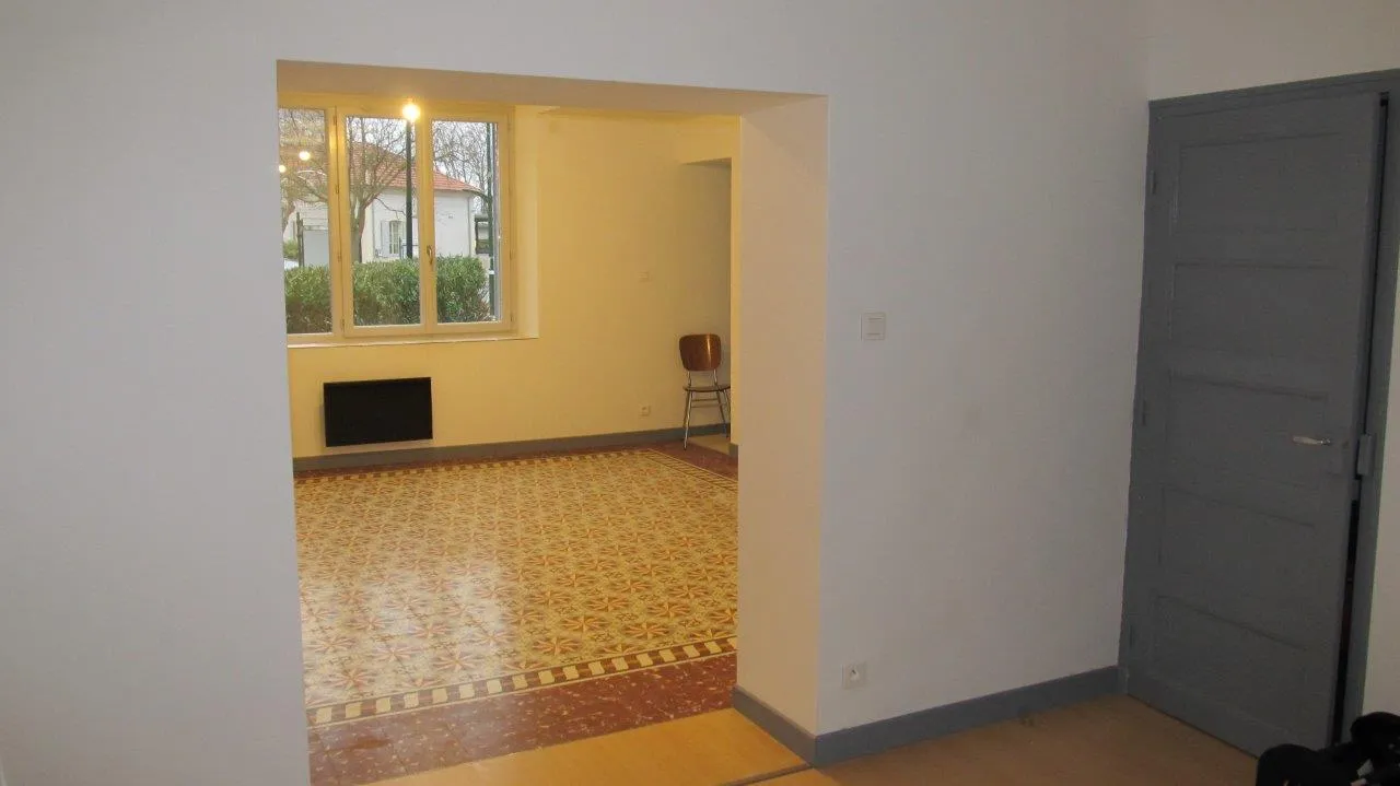 Location Châteauneuf-du-Rhône Appartement 684d3f4fce83