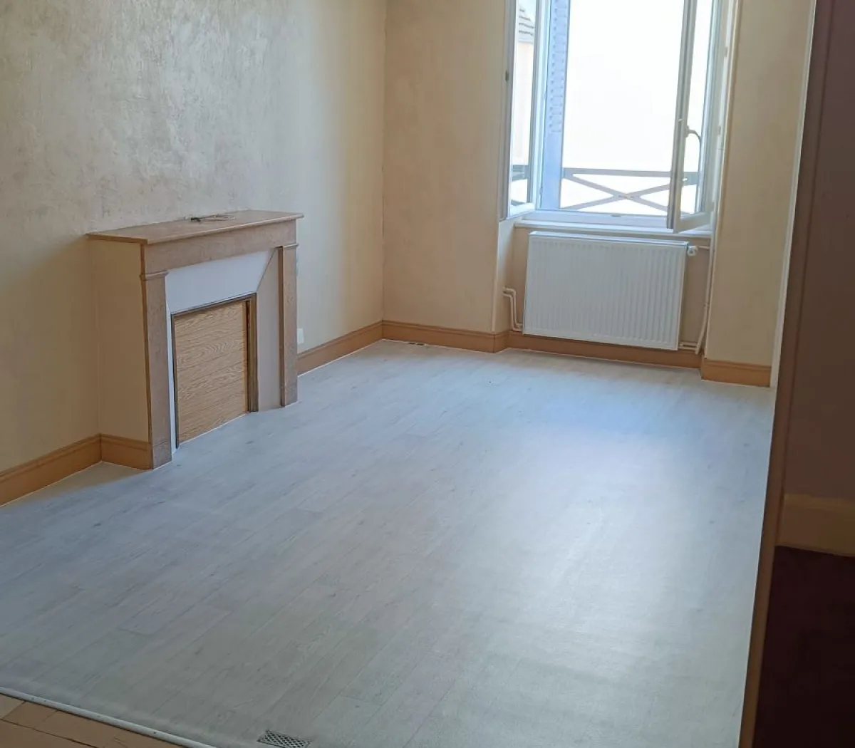 Location Néris-les-Bains Maison 6856d46bf231