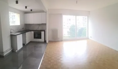 miniatureLocation Courbevoie Appartement 685ab3b8a0402