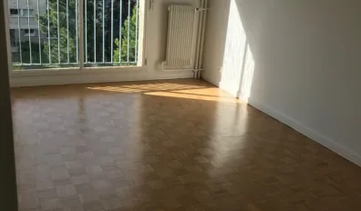 miniatureLocation Courbevoie Appartement 685ab3b8a0402