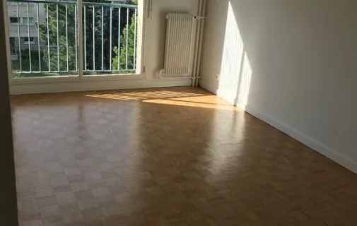 Location Courbevoie Appartement 685ab3b8a040