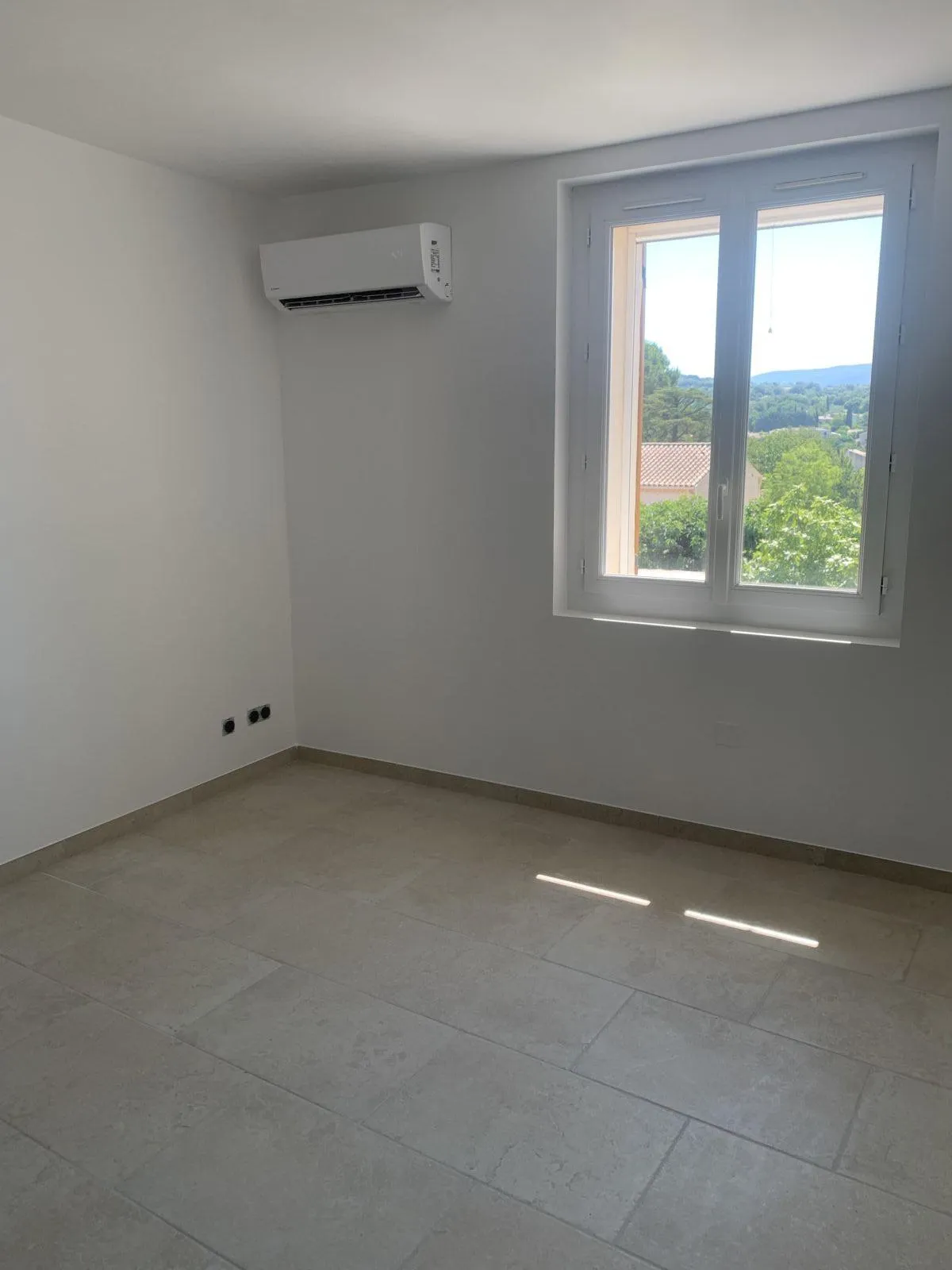 Location Malemort-du-Comtat Maison 68644eb6b42b