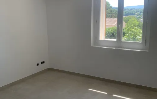 Location Malemort-du-Comtat Maison 68644eb6b42b