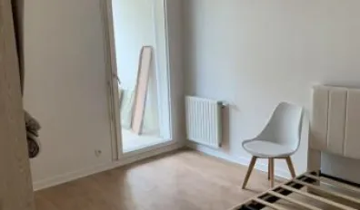 miniatureLocation Puteaux Chambre 68668155bd652