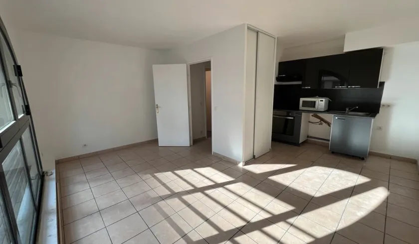 Location Courbevoie Appartement 6867a400ec7d1
