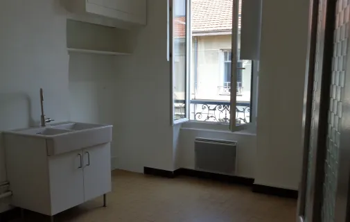 Location Lyon Appartement 686bf0f85ab7