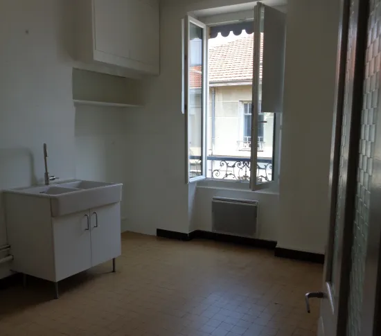 Location Lyon Appartement 686bf0f85ab7