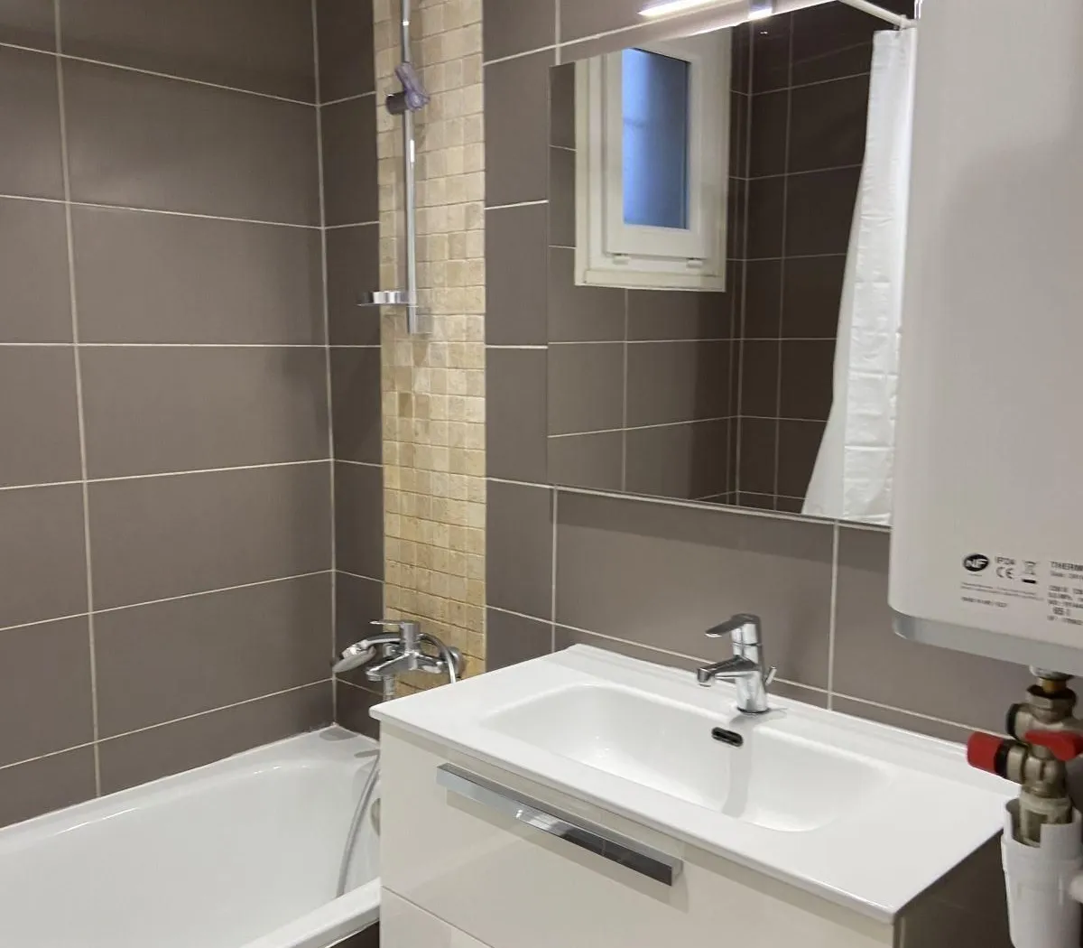 Location Grenoble Appartement 686e19877ced