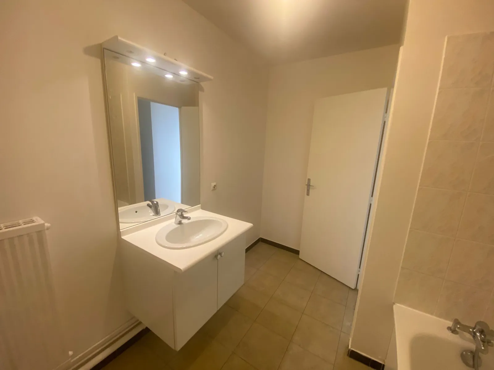 Location Courbevoie Appartement 686ea1fa1c1b