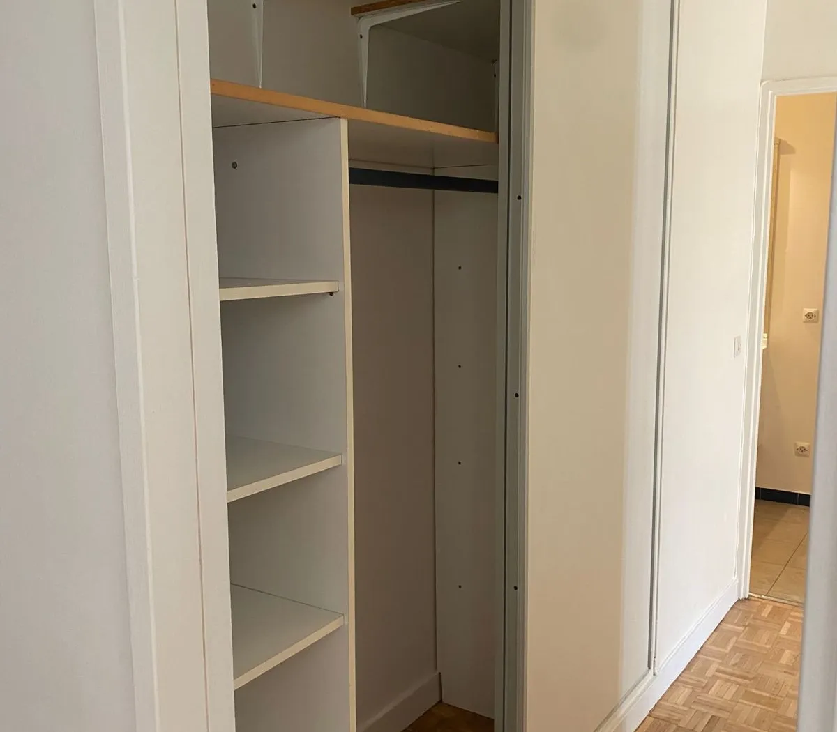 Location Courbevoie Appartement 686ea1fa1c1b