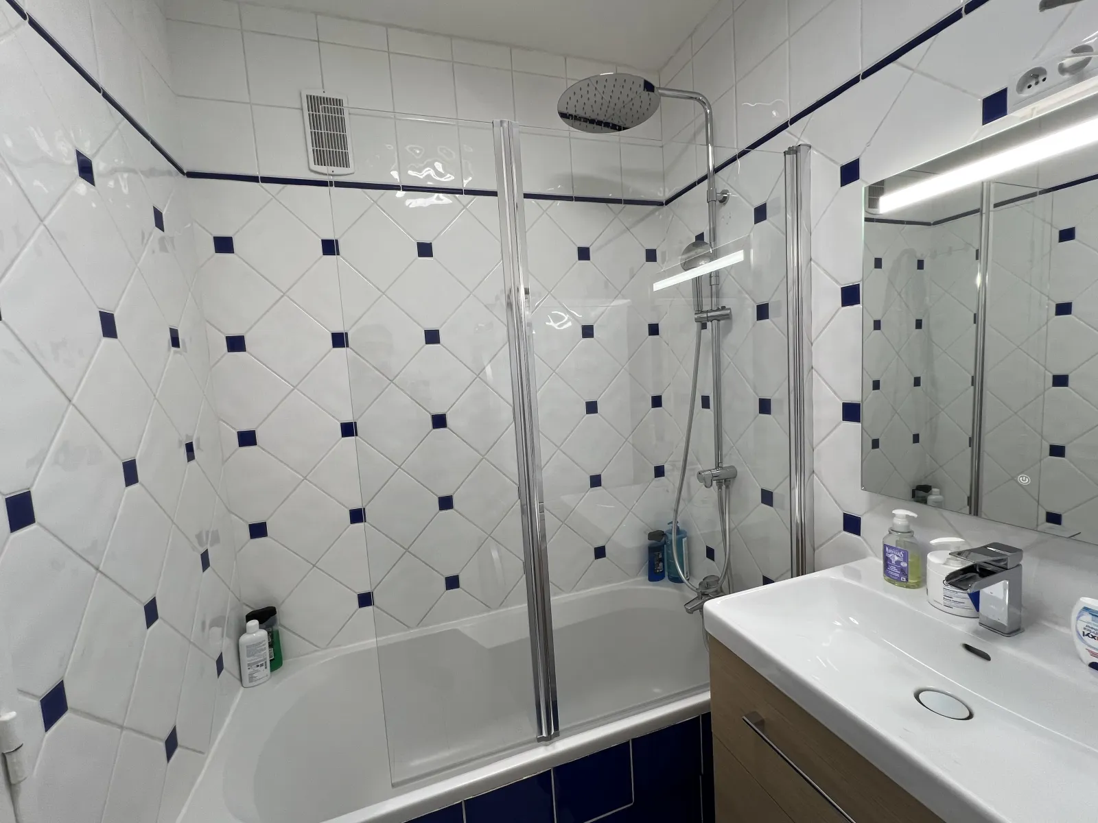 Location Asnières-sur-Seine Appartement 68710bbb48576