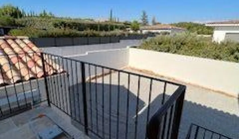 Location Éguilles Appartement 6873c7aa3e0a1