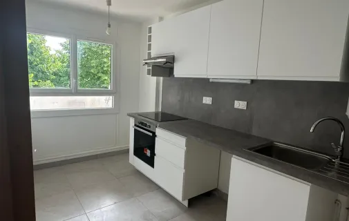 Location Montigny-le-Bretonneux Appartement 687c8944c8f1