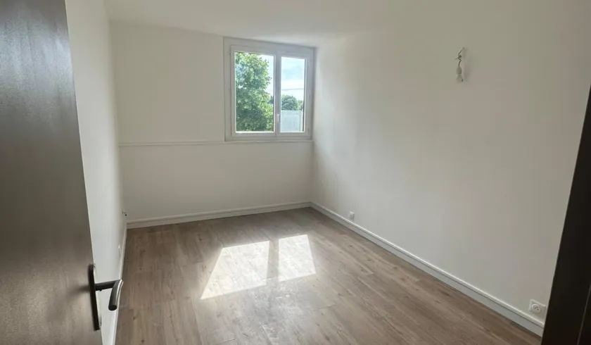 Location Montigny-le-Bretonneux Appartement 687c8944c8f11