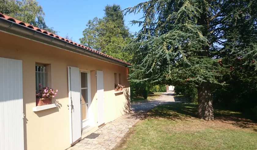 Location Saint-Genis-Laval Maison 687c8fcd95b21