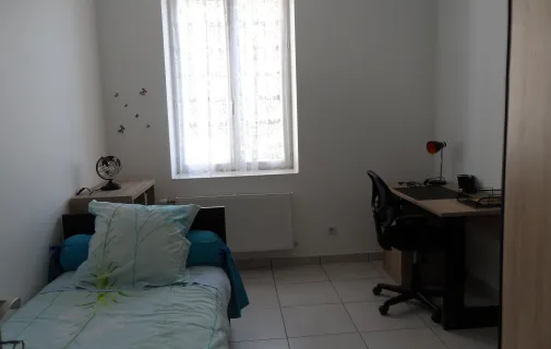 Location Vaulx-en-Velin Maison 6883a930896f