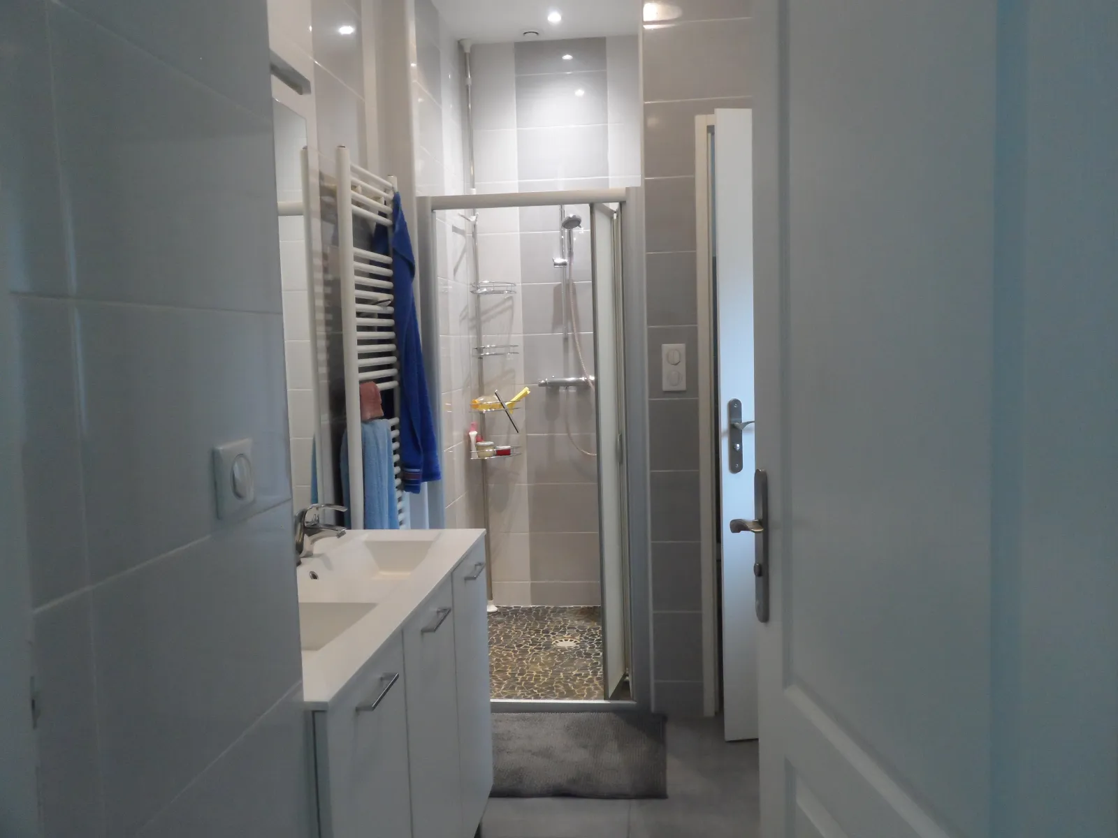 Location Vaulx-en-Velin Maison 6883a930896f