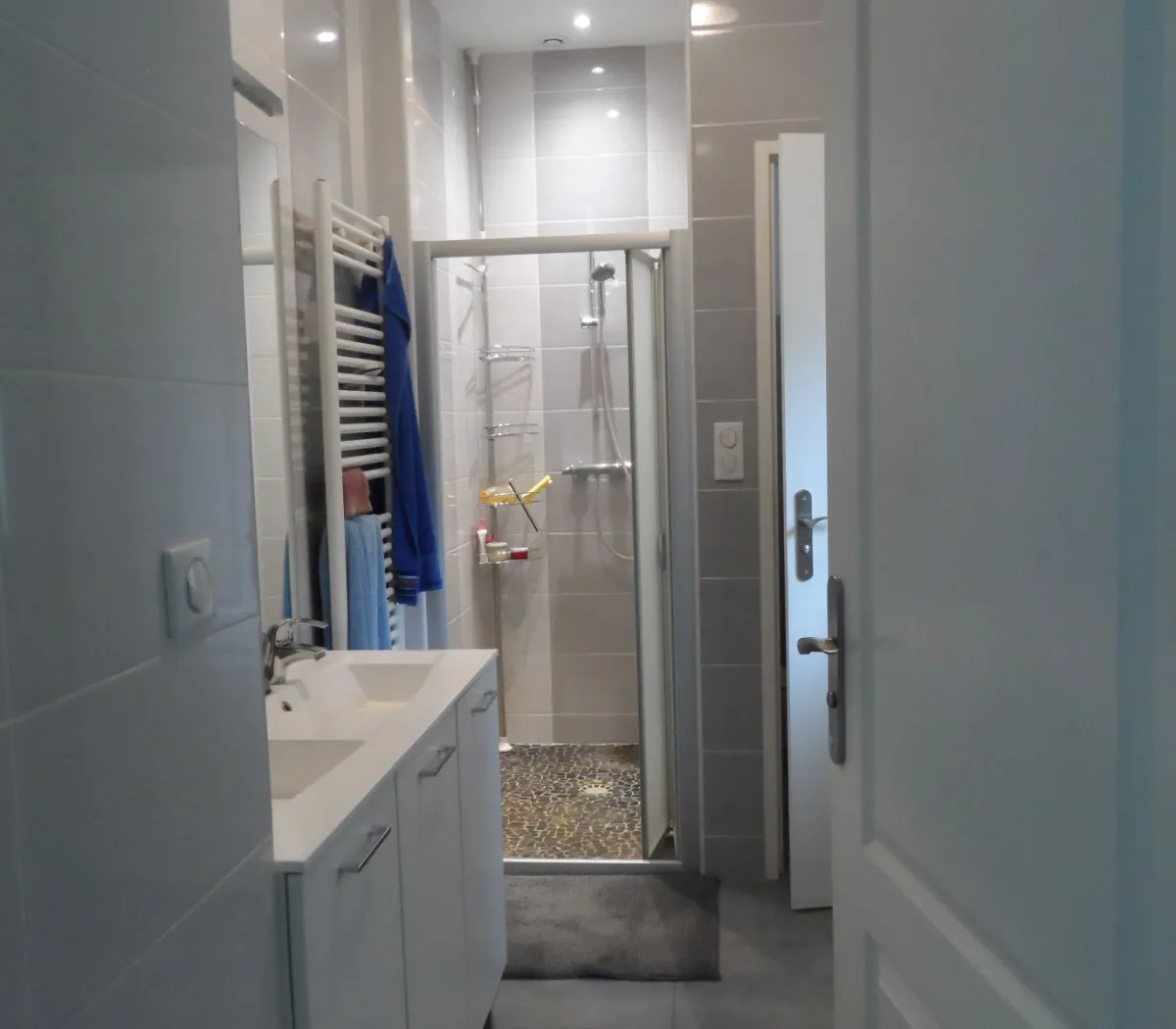 Location Vaulx-en-Velin Maison 6883a930896f