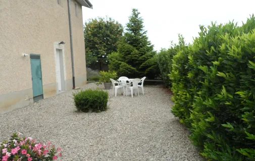 Location Vaulx-en-Velin Maison 6883a930896f